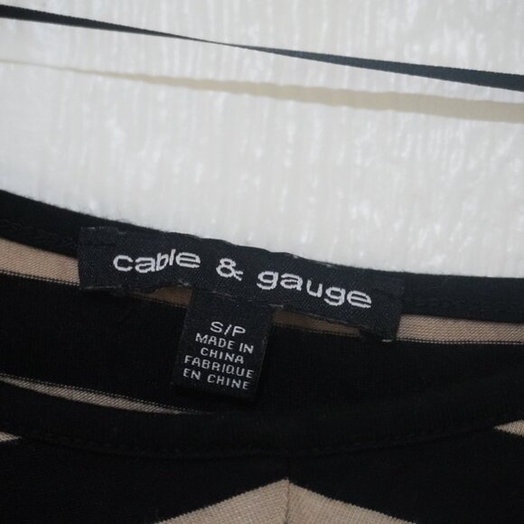 Women's Black and Brown Chevron Stripe Short-Sleeve Shirt - Size Small - Picture 5 of 7